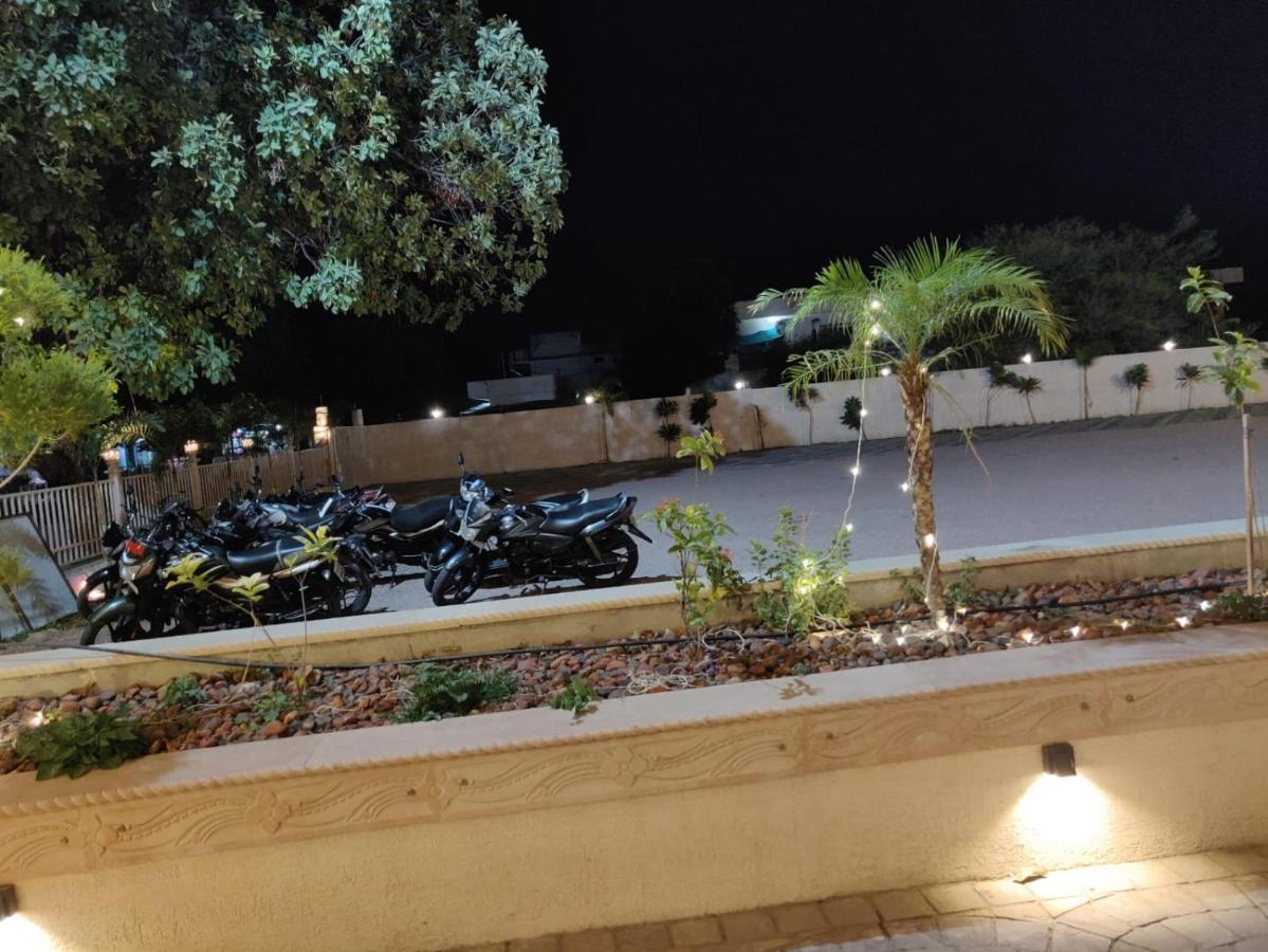 Hotel Virasat By Bookingcare Chhatarpur Buitenkant foto